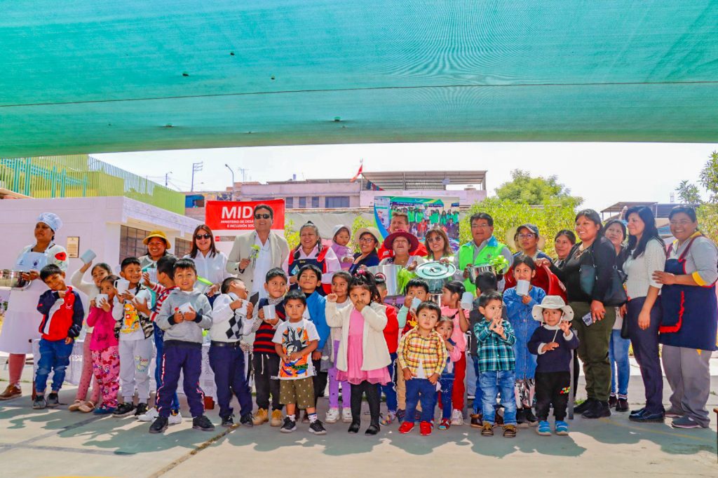 Municipalidad entrega utensilios y menaje para la IEI Cerrito Belén