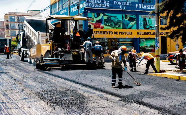  Realizan trabajos de asfaltado en la calle Juan Manuel Polar